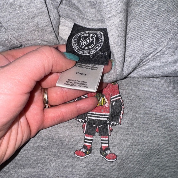 Chicago Blackhawks NHL Sweater Hoodie - Picture 5 of 5